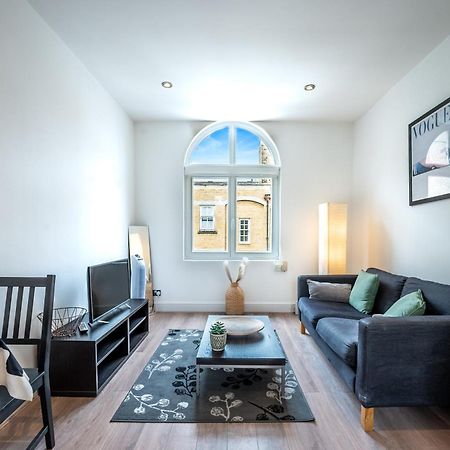 One-Bed Flat, Kensington, Bank Payment To The Host Within 24H From The Reservation Lejlighed London Eksteriør billede