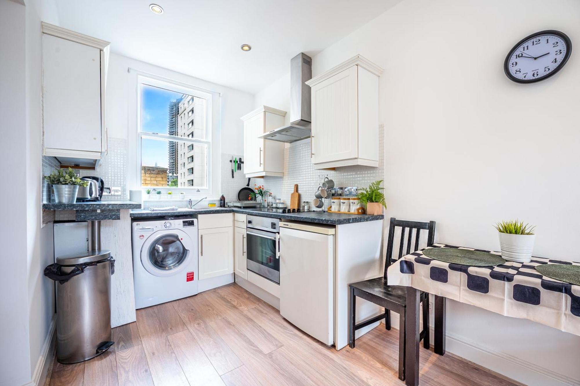 One-Bed Flat, Kensington, Bank Payment To The Host Within 24H From The Reservation Lejlighed London Eksteriør billede